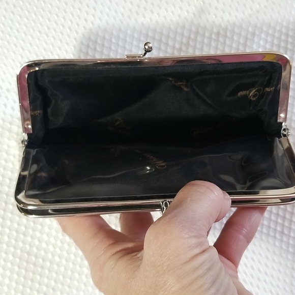 WHITING & DAVIS VINTAGE SILVER MESH TWO COMPARTMENT WALLET - Picture 7 of 8